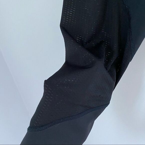 Athleta Women’s Cropped Mesh Detail Leggings Black Size S - Picture 3 of 6